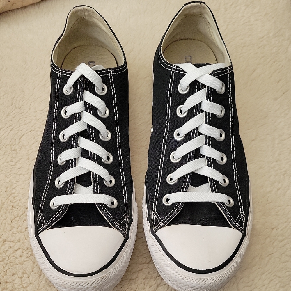 Classic Black and White Women's Sneakers